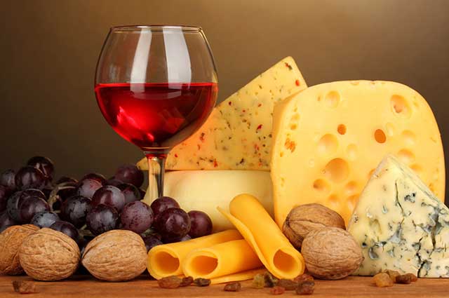 酒说丨浅谈适合和葡萄酒相搭配的六种奶酪(图1)