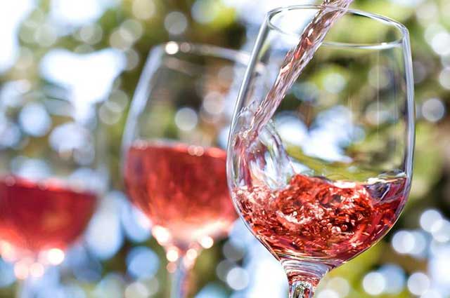 制作桃红葡萄酒的四种方法